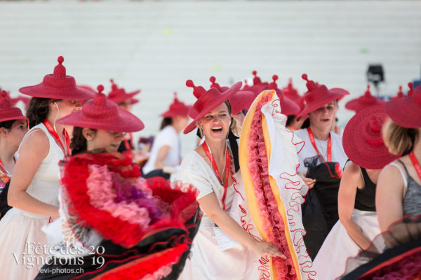 4 juillet répétition dans l'arène - Effeuilleuses, Photographies de la Fête des Vignerons 2019.