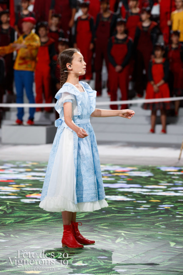 Filage en costumes - Petite Julie, Ranz des vaches, Photographies de la Fête des Vignerons 2019.