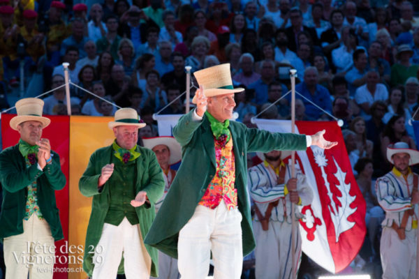 Couronnement - Couronnement, Vignerons couronnés, Vignerons primés, Photographies de la Fête des Vignerons 2019.