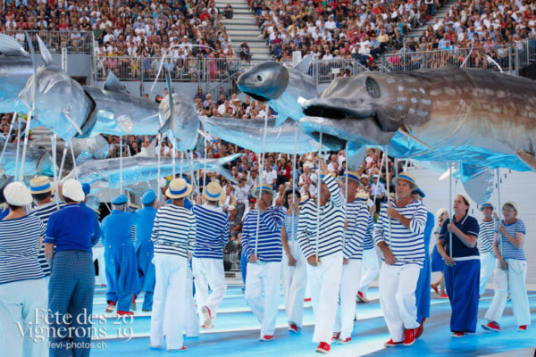 Spectacle jour - Marins, Météo types, On a le droit de pêcher, Spectacle, Spectacle jour, Photographies de la Fête des Vignerons 2019.
