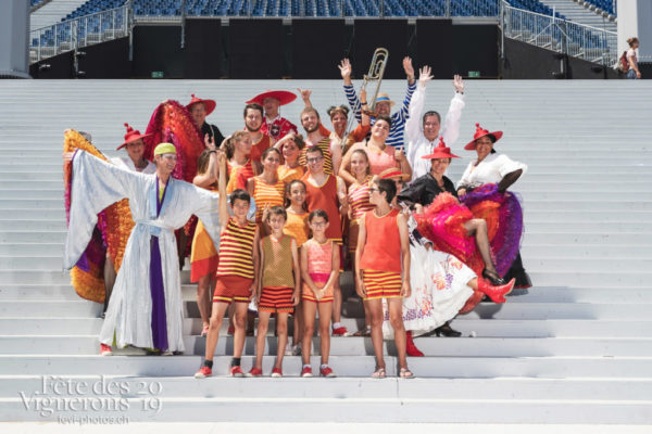 Groupe - Effeuilleuses, groupe, Maîtres-Tailleurs, Marins, Saint-Martin, Sport Flammes, Photographies de la Fête des Vignerons 2019.