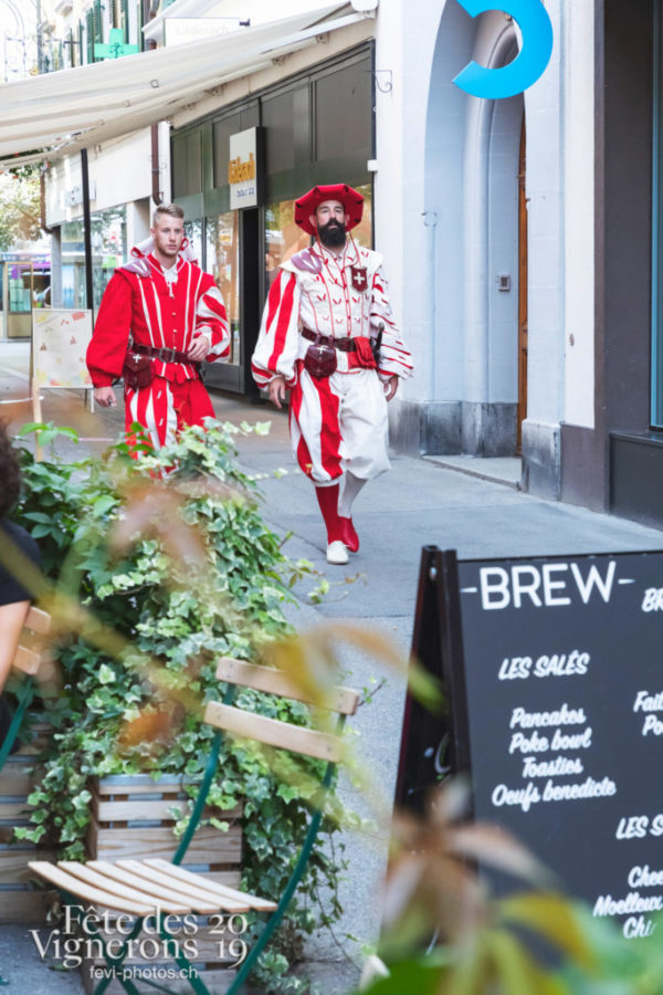 Cent-Suisses - Cent suisses, medaille-caveau, Photographies de la Fête des Vignerons 2019.
