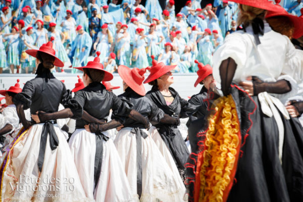 Spectacle de jour, dernière représentation - Effeuilleuses, Spectacle, Spectacle jour, Photographies de la Fête des Vignerons 2019.