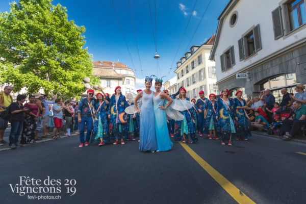 Cortège de la Confrérie - Chœurs de la Fête, Cortège, Cortèges Confrérie, Ville en Fête, Photographies de la Fête des Vignerons 2019.