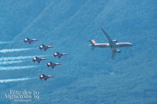 Patrouille et Avion SWISS
