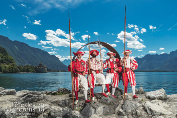 Cent Suisses Chillon