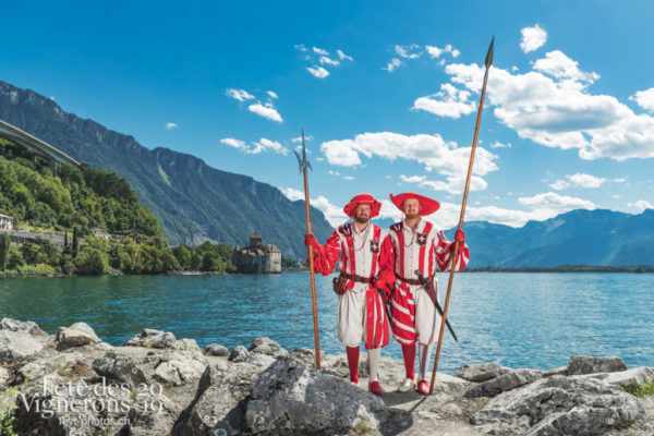 Cent Suisses Chillon