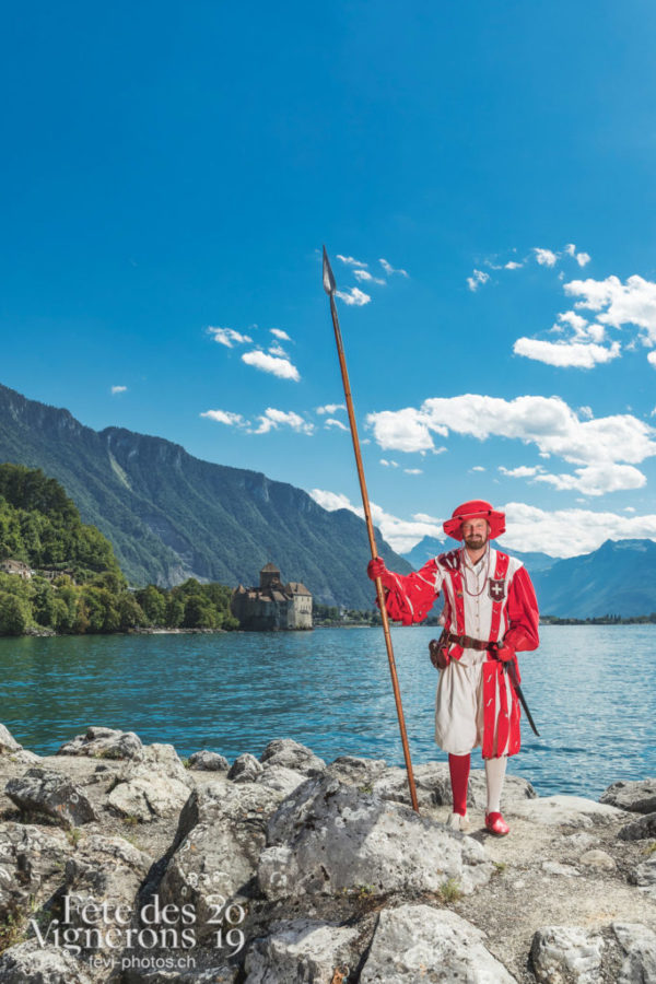 Cent Suisses Chillon