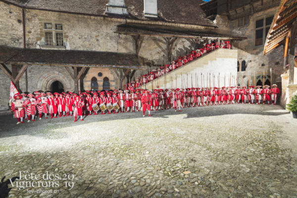Cent Suisses Chillon