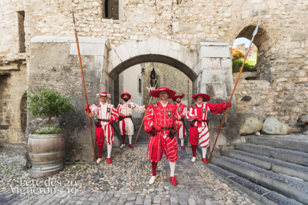 Cent Suisses Chillon