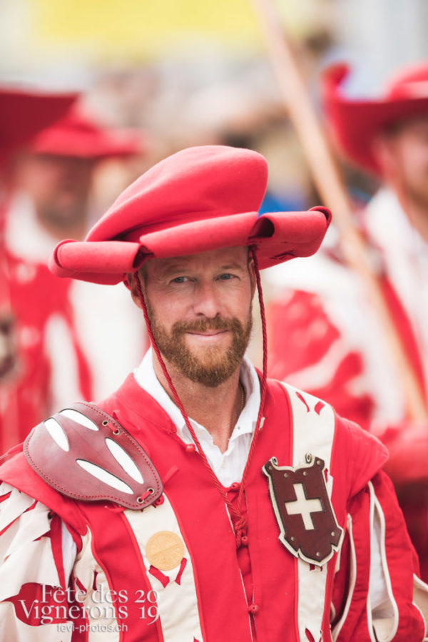 Cortège - Cent suisses, Cortège, Cortèges Confrérie, Photographies de la Fête des Vignerons 2019.