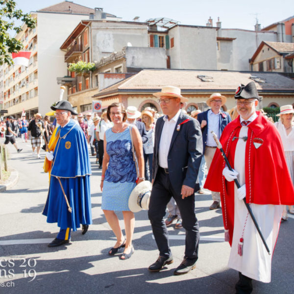 Journée cantonale de Soleure, arrivée des autorités et défilé depuis la gare jusqu'au Jardin du Rivage.