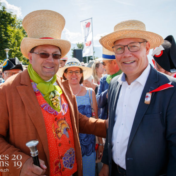 Journée cantonale de Soleure, arrivée des autorités et défilé depuis la gare jusqu'au Jardin du Rivage.