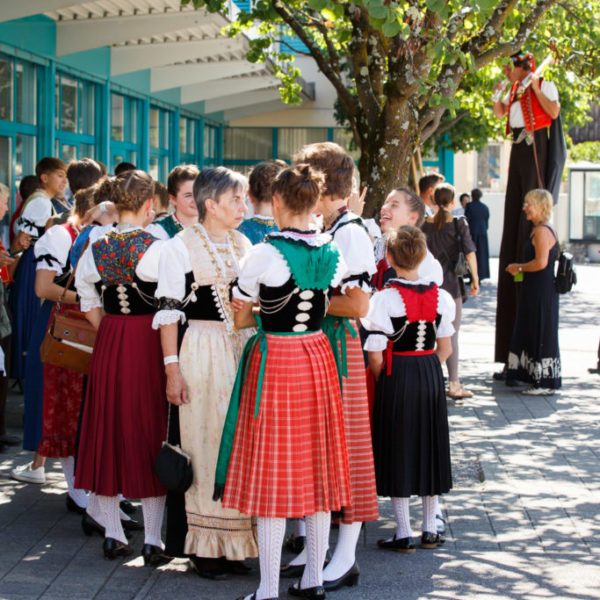 Journée cantonale, préparation du cortège des cantons d'Appenzell au collège Kratzer