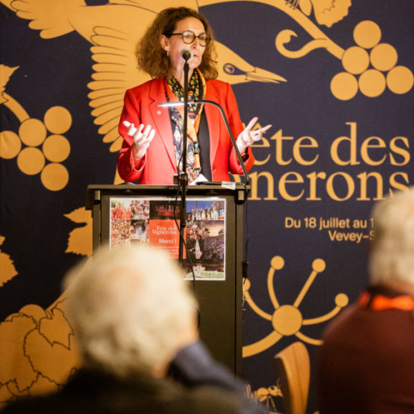 Soirée des commissaires, remise de médailles aux commissaires de la Fête.