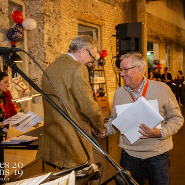 Soirée des commissaires, remise de médailles aux commissaires de la Fête.
